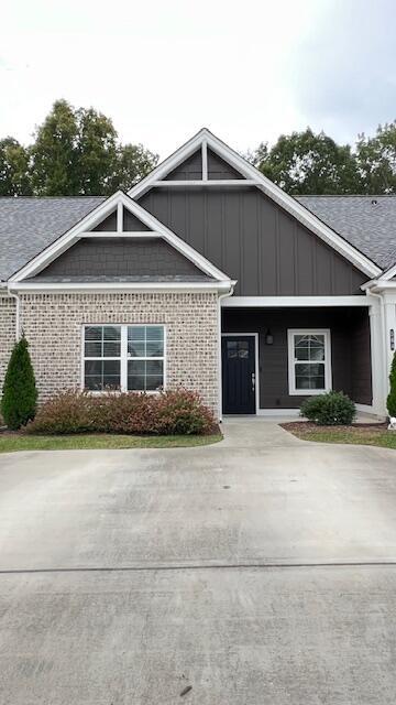 Photo - 564 NE Bellingham Dr