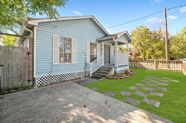 Photo - 402 Paschall St