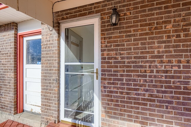 Building Photo - 6336 W 71st Pl