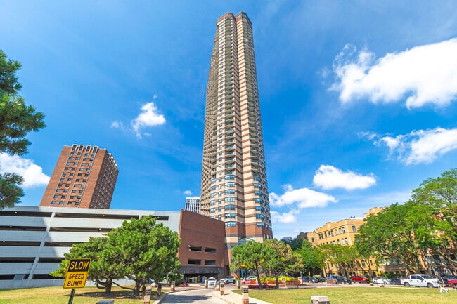 Building Photo - 3660 N Lake Shore Dr Rental