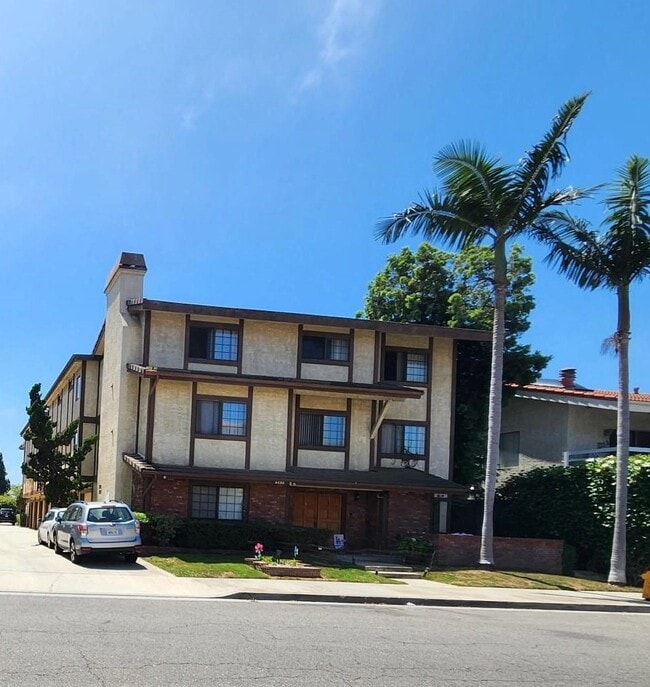 5132 Dunbar Drive