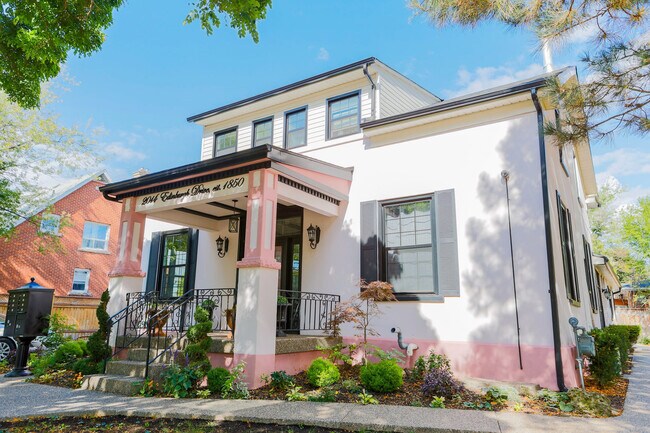 Photo - 2014 Edinburgh Dr Unit ID1226150P