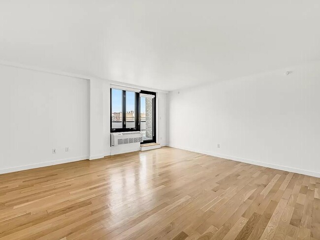 Photo - 35-40-40 30th St Unit 6B