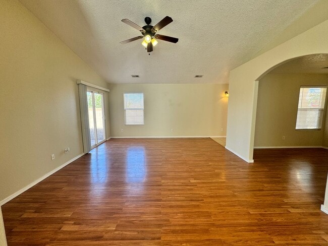 Photo - 3 bed 2 bath home in Huning Ranch