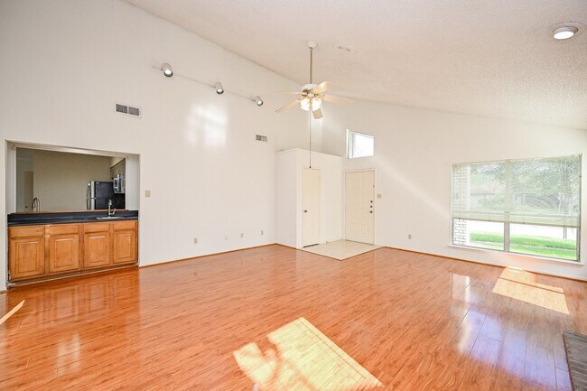 Photo - 13115 Richmond Ave.