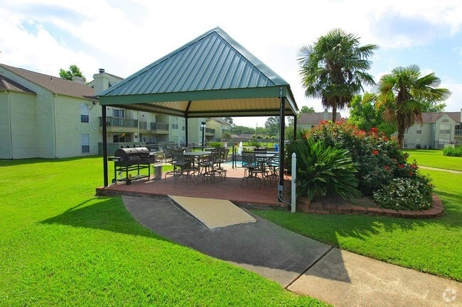 BBQ Area - Pecan Grove