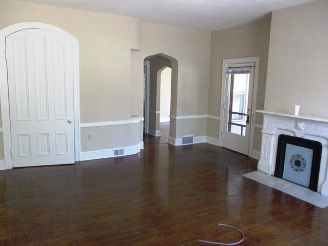 Photo - 209 E Chestnut St