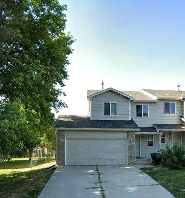 Building Photo - 2 story Duplex Unit A