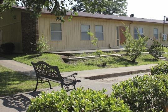 Golf Terrace Apartments - Golf Terrace Apartments