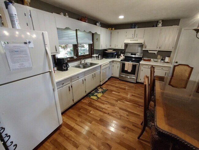 Photo - 529 Bald Mountain Rd