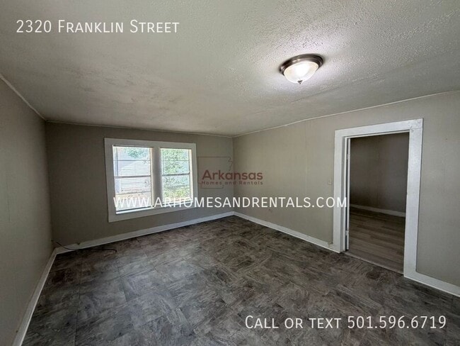 Photo - 2320 Franklin St