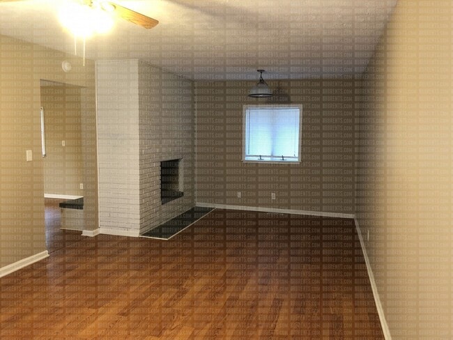 Photo - 915 N University Blvd 3BR/1.5BA  (Middletown)