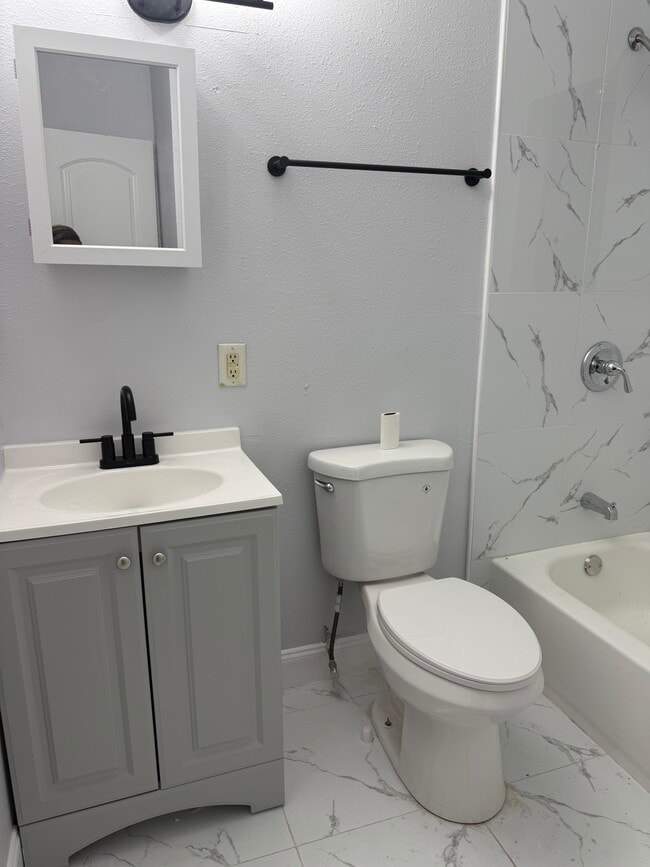 Photo - 4661 Dale St