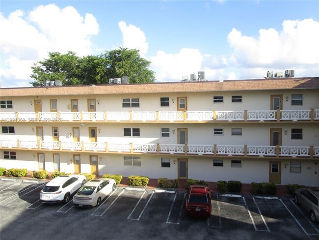 Photo - 5111 W Oakland Park Blvd Unit 301