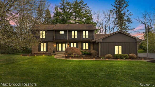 Photo - 5240 Clarendon Crest St