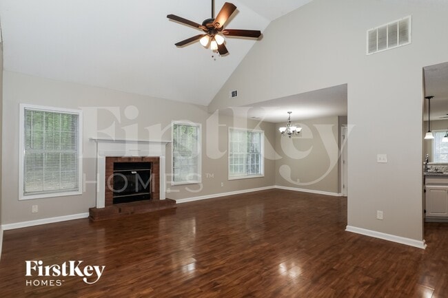 Photo - 145 Garrison Chase