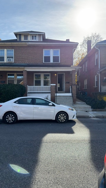 Building Photo - 284 W Maple St