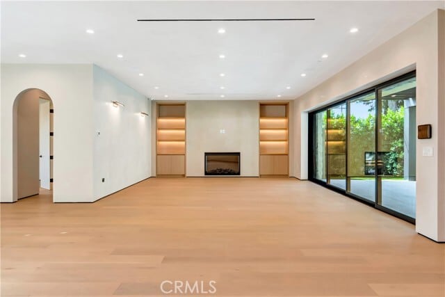 Photo - 5149 Beeman Ave