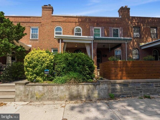 Photo - 3323 Tilden St