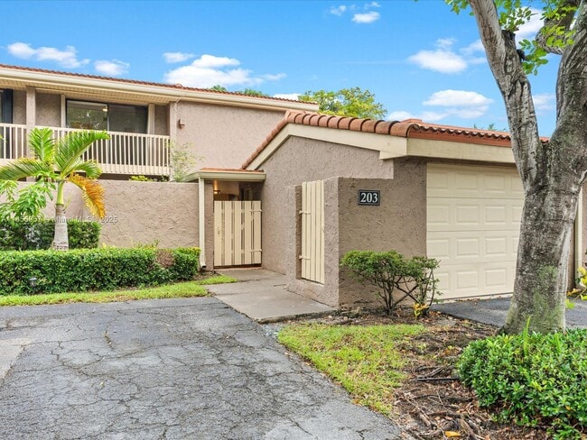 Photo - 203 Bonnie Brae Way