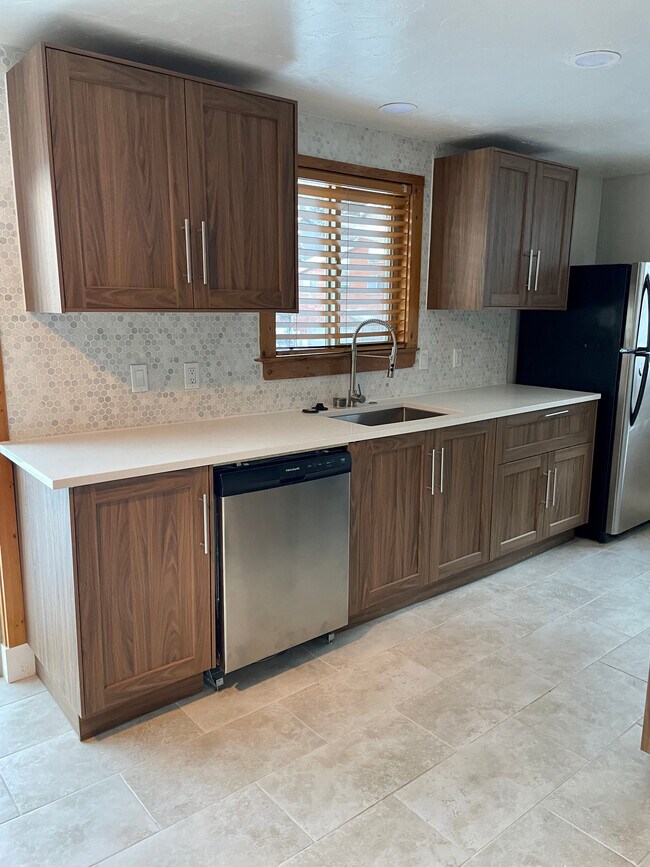 Photo - 415 Aspen Dr