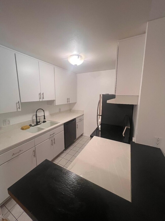 Building Photo - 3604 W Estates Ln Unit 304