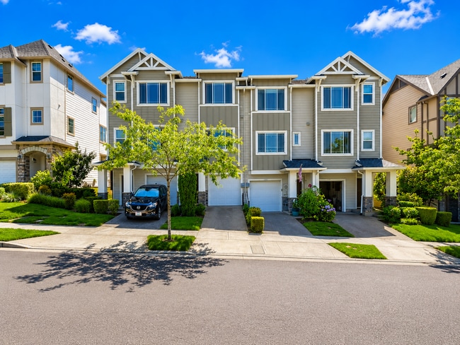 Building Photo - Modern Bull Mountain Townhome with Two Private Suites, Clubhouse, Pool, Fitness Center & Modern F...
