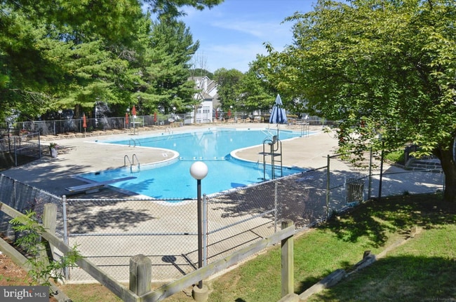 Photo - 9787 Hellingly Pl