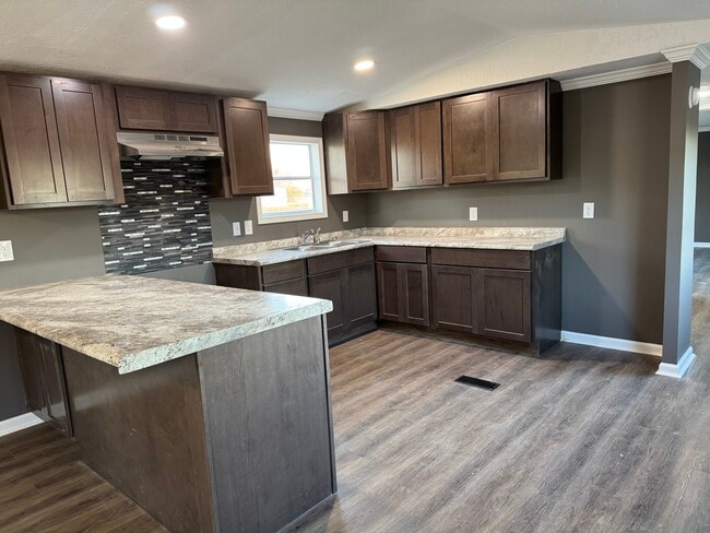 Photo - 178 Layman Rd