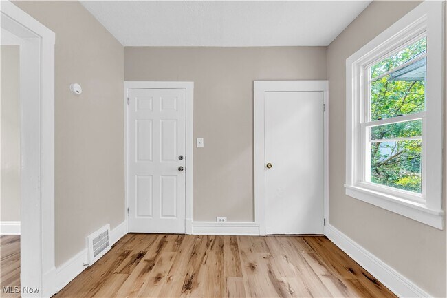 Photo - 2303 Montclair Ave Apartment Unit UP