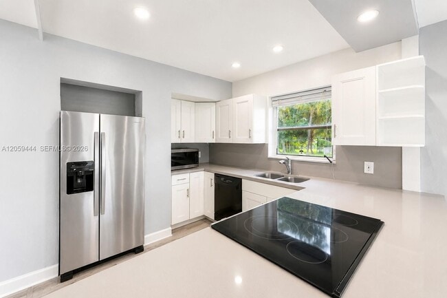 Photo - 529 NW 8th St