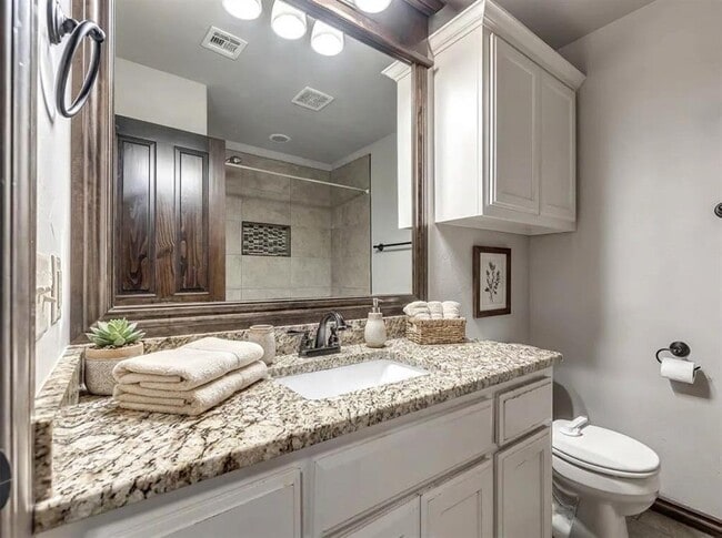 2409 Santa Monica St