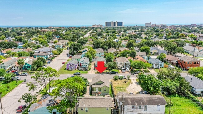 Photo - 5008 Avenue O 1/2