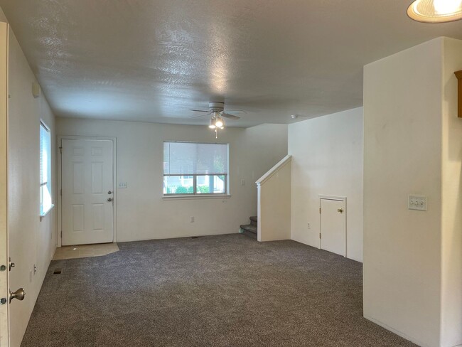 Photo - Two Bedroom 3 Bath Duplex-Townhouse in Southwest Medford