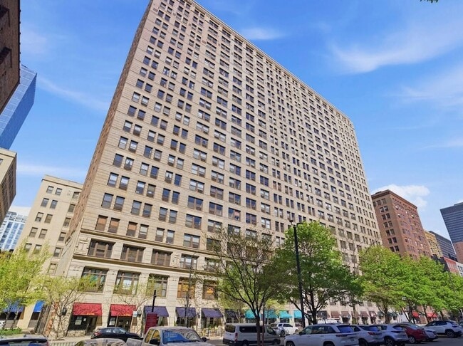Building Photo - 600 S Dearborn St Unit 1305