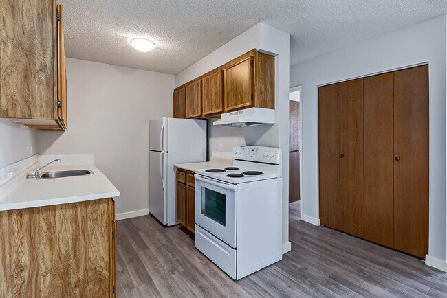 Photo - Cloverdale Manor