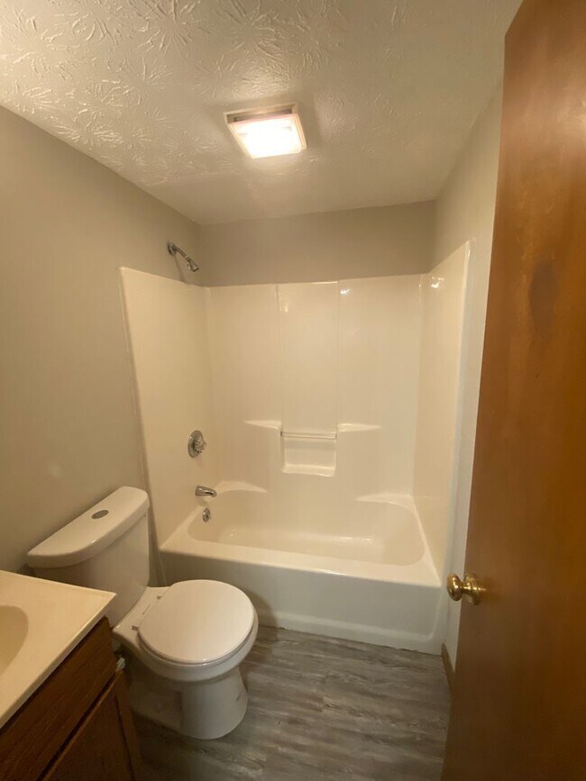906 Flanders Ln NW Unit 1