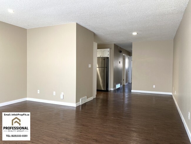 Photo - 10317 157 St NW
