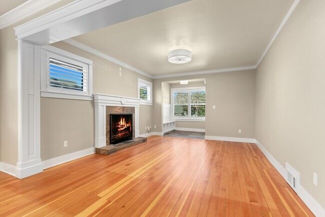 Photo - Gorgeous AIR CONDITIONED West Seattle Char...
