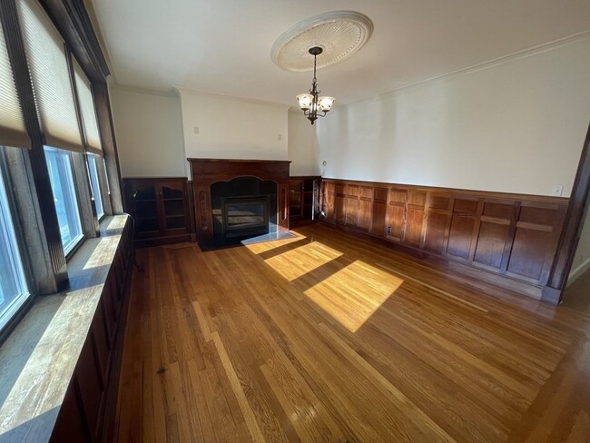Building Photo - 25 Stearns Rd Unit 4 Rental