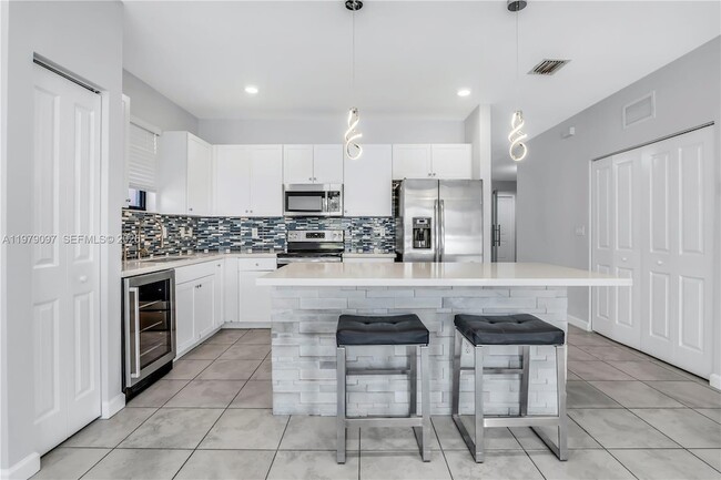 Photo - 2541 SE 1st St