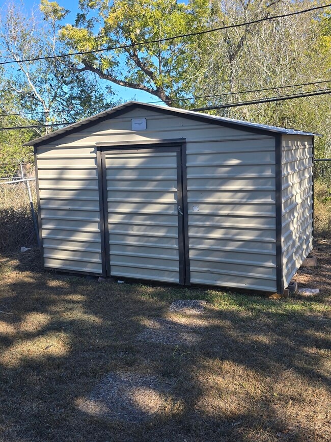 Photo - 2502 Riggan St House