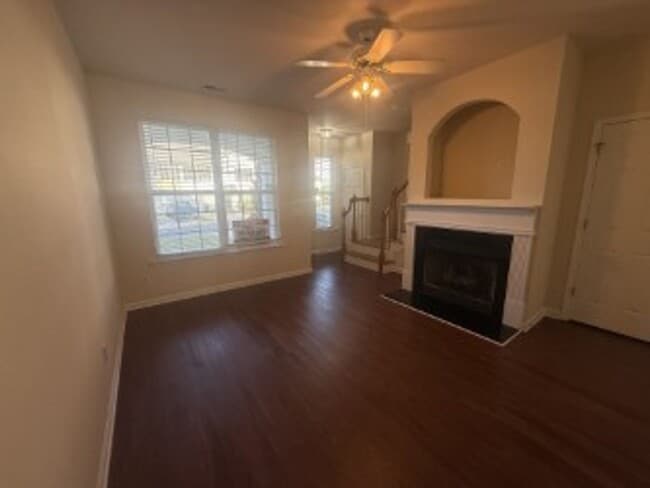2413 Woodridge Dr Unidad 2413 Woodridge Drive
