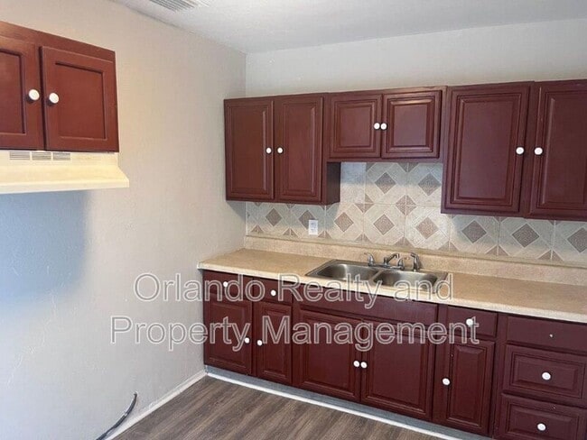 Photo - 1040 Avondale Ave