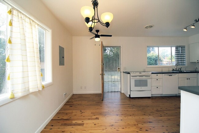 Photo - 2923 NE 92nd Ave