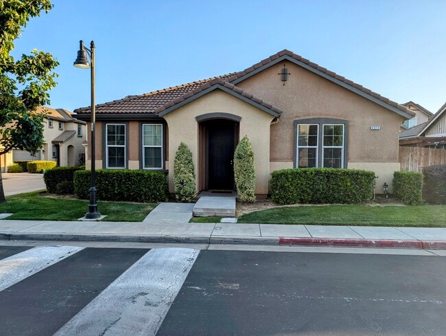Front of the house - 4373 W Pinsapo Dr House