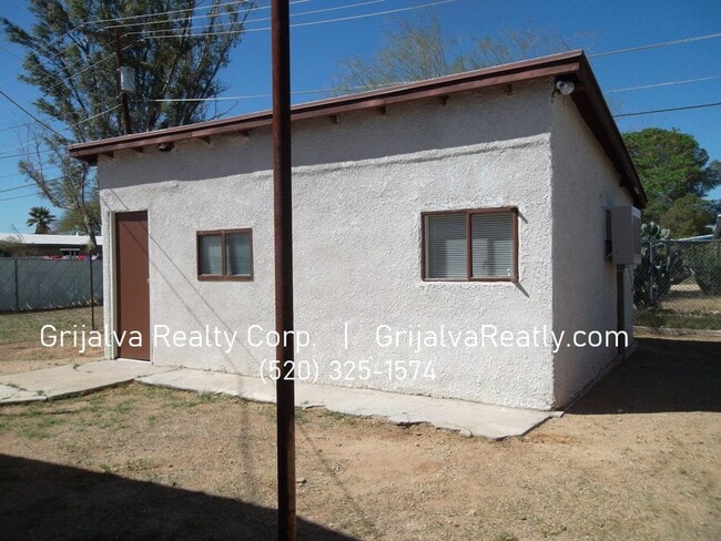 Building Photo - 2442 S Edmondson Ave Unit Guest House