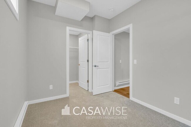 Photo - 21039-21025 25 Ave NW