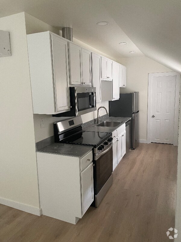 Building Photo - 932 Bross St Rental
