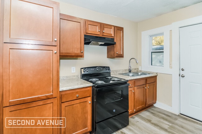 Photo - 1201 W 27th St